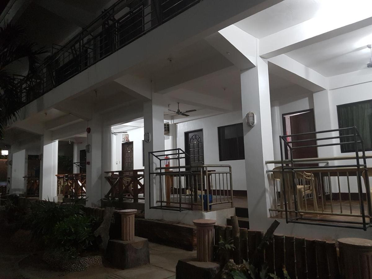 Hk Beach Resort And Restaurant Moalboal Exterior photo